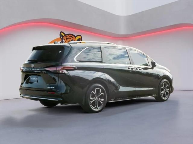 2025 Toyota Sienna Platinum