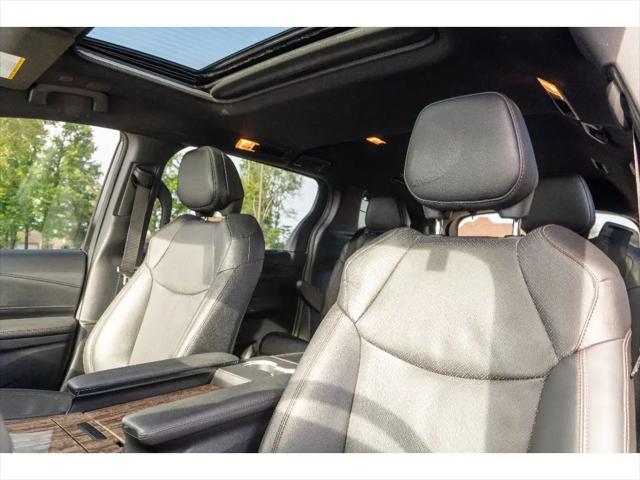 2025 Toyota Sienna Platinum
