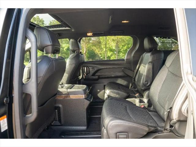 2025 Toyota Sienna Platinum