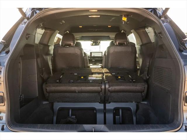 2025 Toyota Sienna Platinum