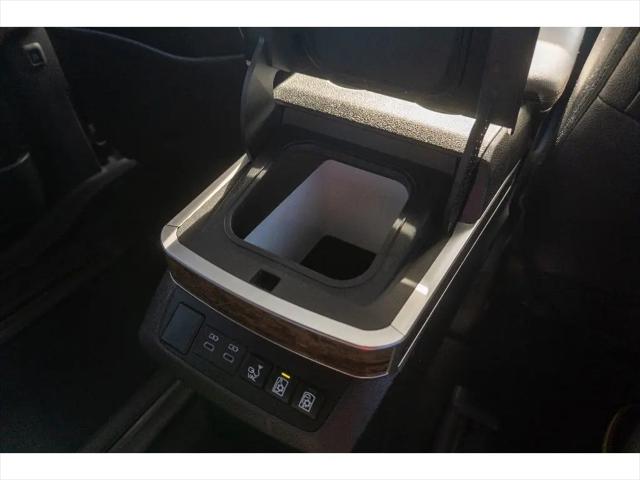 2025 Toyota Sienna Platinum