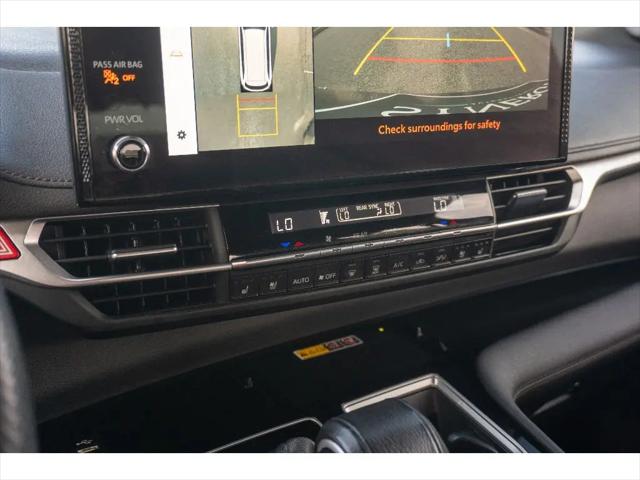2025 Toyota Sienna Platinum