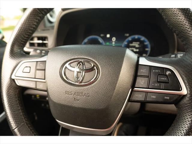 2025 Toyota Sienna Platinum