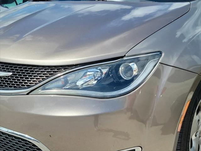2017 Chrysler Pacifica Touring-L Plus