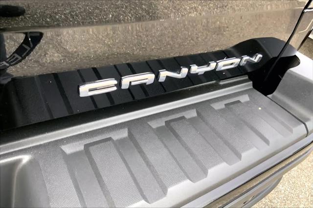2022 GMC Canyon 4WD Crew Cab Short Box Denali