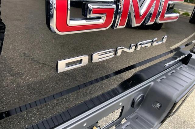 2022 GMC Canyon 4WD Crew Cab Short Box Denali