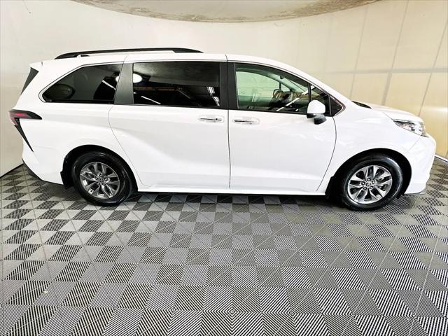 2025 Toyota Sienna XLE