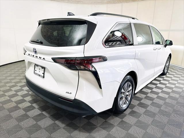 2025 Toyota Sienna XLE