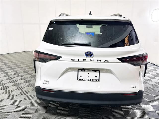 2025 Toyota Sienna XLE