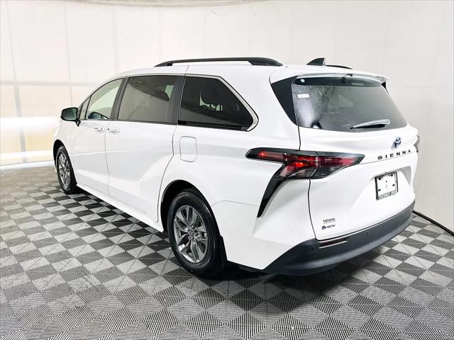 2025 Toyota Sienna XLE