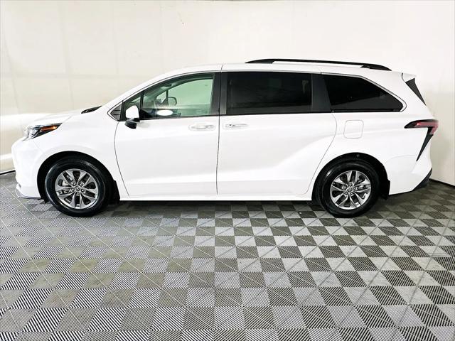2025 Toyota Sienna XLE