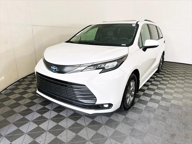 2025 Toyota Sienna XLE
