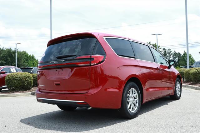 2027 Chrysler Pacifica Select