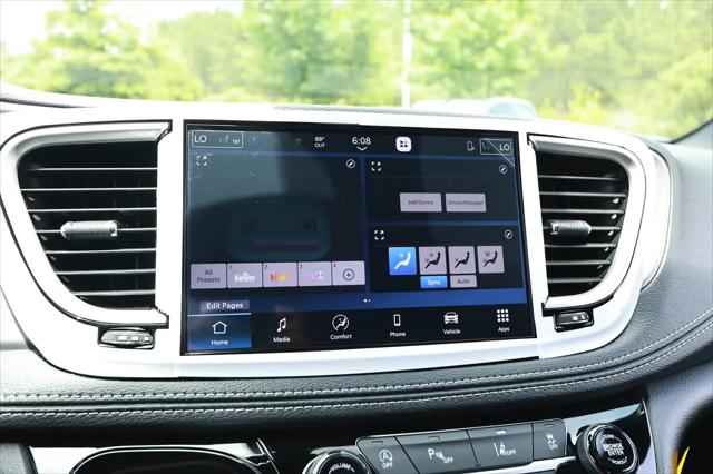 2027 Chrysler Pacifica Select