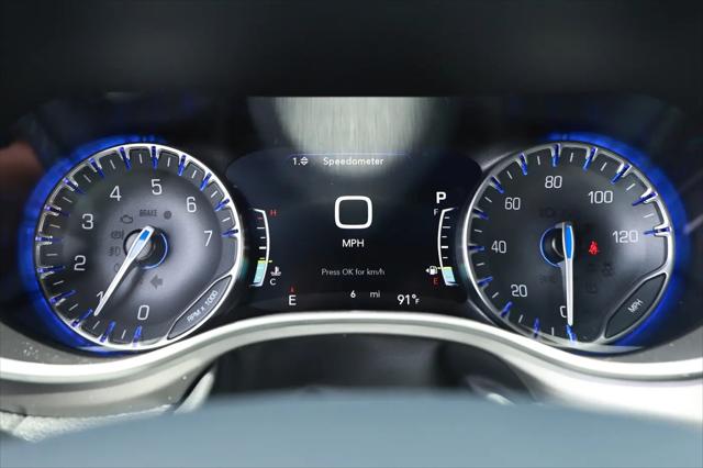 2027 Chrysler Pacifica Select