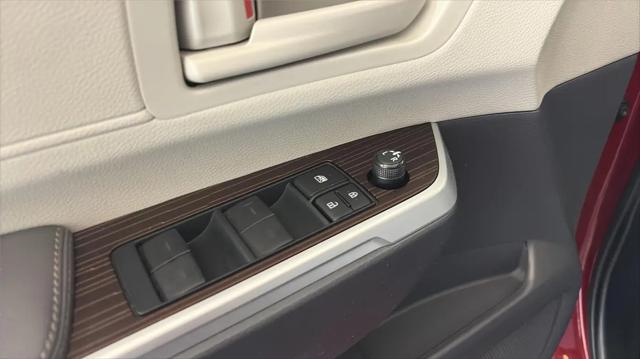 2023 Toyota Sienna LE