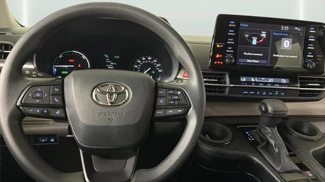 2023 Toyota Sienna LE