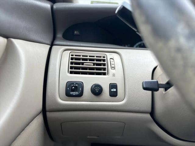 2002 Toyota Avalon XLS
