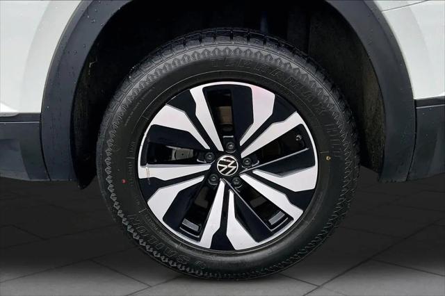 2024 Volkswagen Atlas 2.0T SE