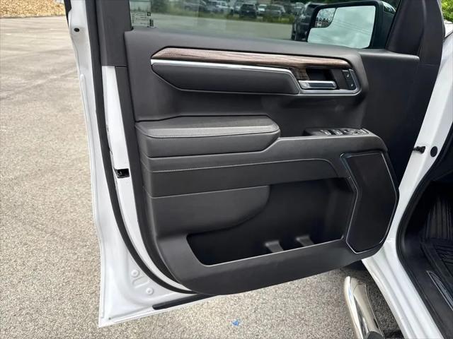 2024 Chevrolet Silverado 1500 4WD Crew Cab Short Bed LT with 2FL