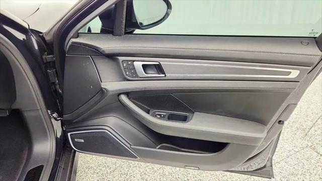 2023 Porsche Panamera E-Hybrid 4 Platinum Edition