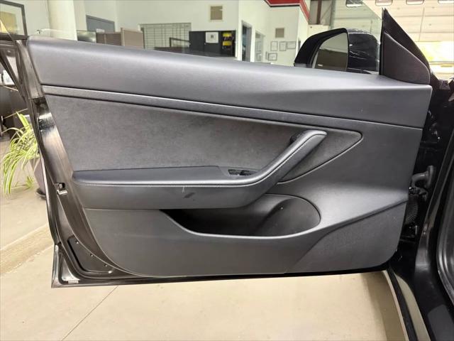 2021 Tesla Model 3 Standard Range Plus Rear-Wheel Drive