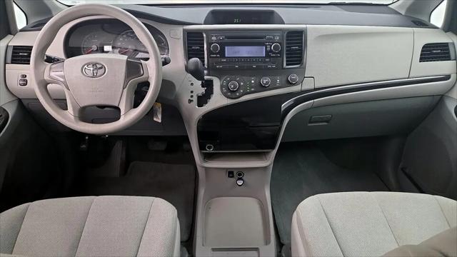 2014 Toyota Sienna L V6 7 Passenger