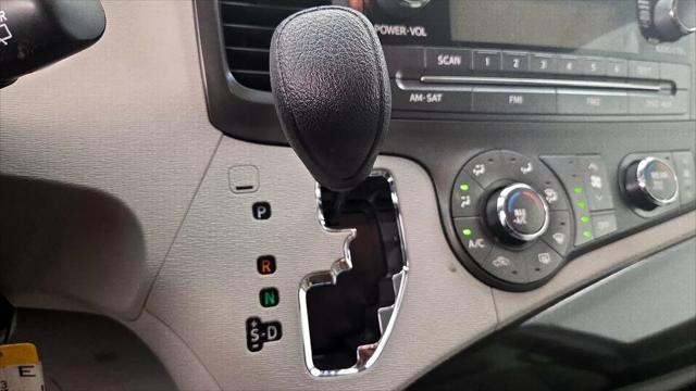2014 Toyota Sienna L V6 7 Passenger