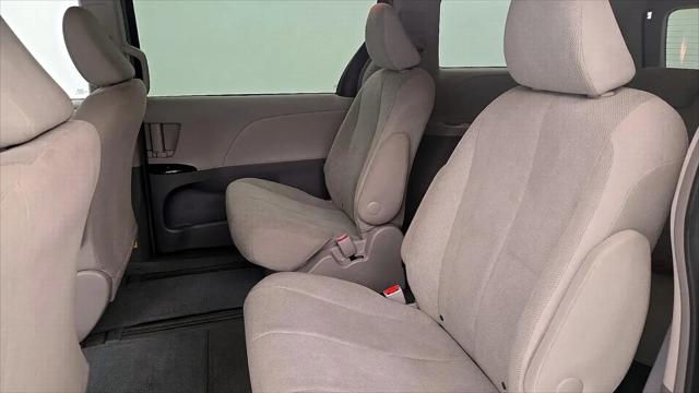 2014 Toyota Sienna L V6 7 Passenger