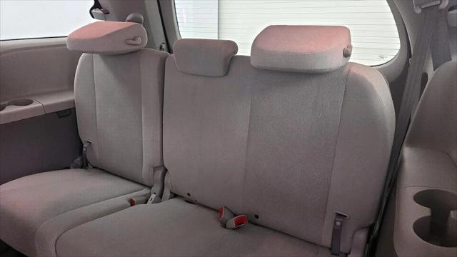 2014 Toyota Sienna L V6 7 Passenger