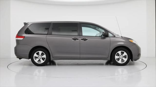 2014 Toyota Sienna L V6 7 Passenger