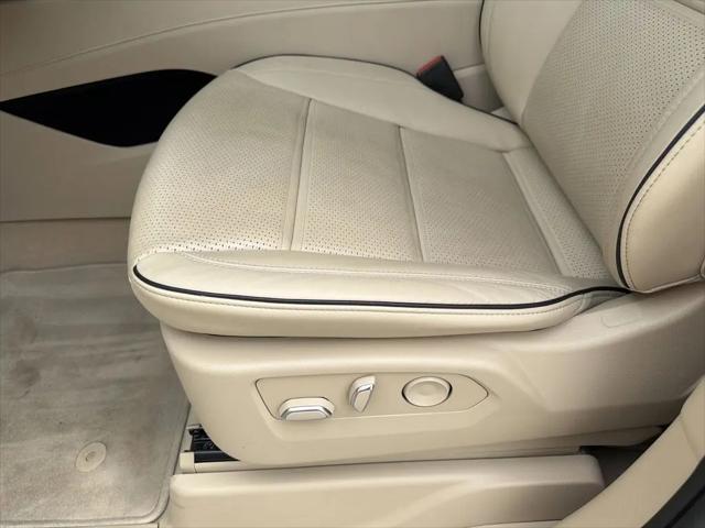 2023 Cadillac Escalade 2WD Premium Luxury