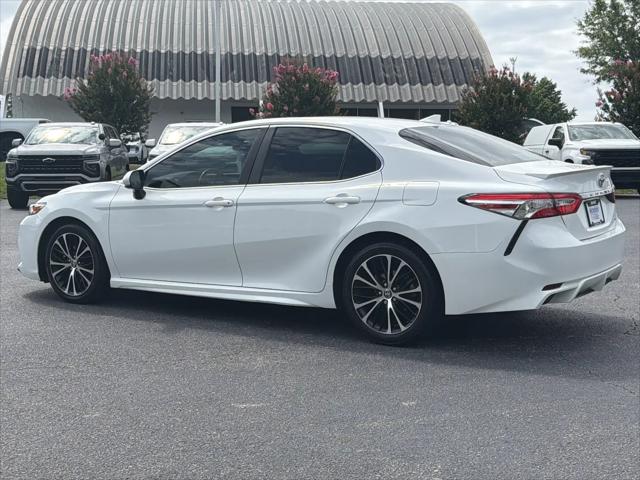 2020 Toyota Camry SE
