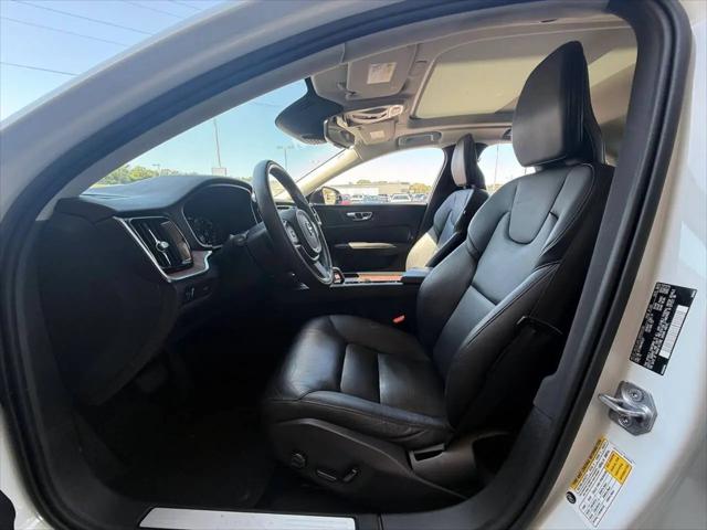 2022 Volvo S60 B5 Momentum