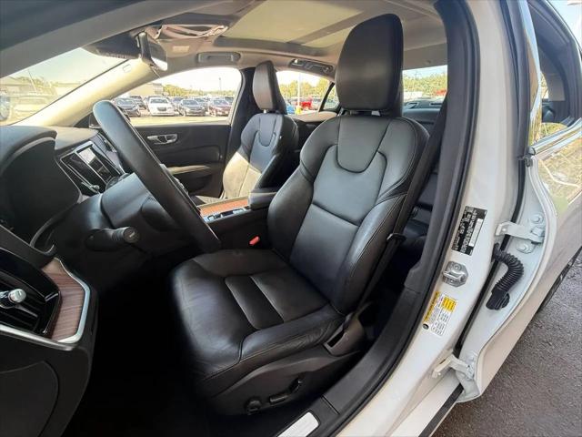 2022 Volvo S60 B5 Momentum
