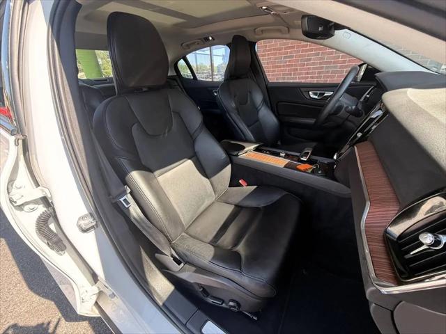 2022 Volvo S60 B5 Momentum