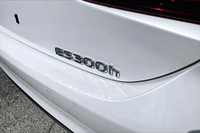 2023 Lexus ES 300h Ultra Luxury