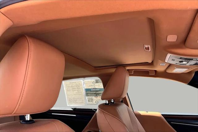 2023 Lexus ES 300h Ultra Luxury