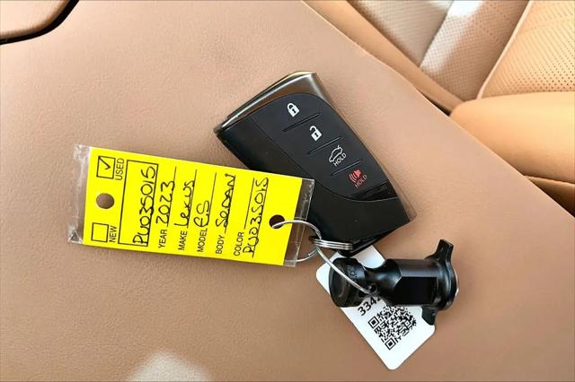 2023 Lexus ES 300h Ultra Luxury