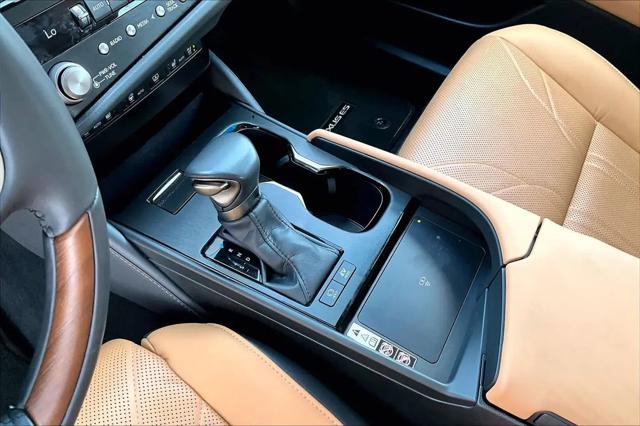 2023 Lexus ES 300h Ultra Luxury