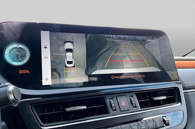 2023 Lexus ES 300h Ultra Luxury