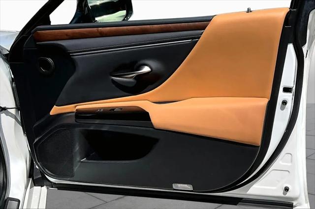 2023 Lexus ES 300h Ultra Luxury