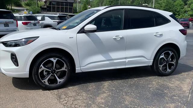 2025 Ford Escape ST-Line Elite