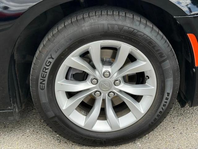 2018 Chrysler 300 Touring
