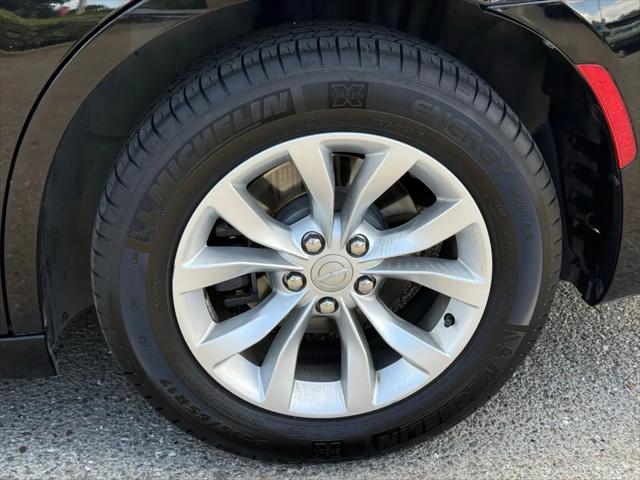 2018 Chrysler 300 Touring