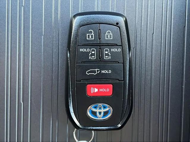 2025 Toyota Sienna XLE