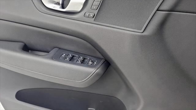 2021 Volvo XC60 T5 Momentum