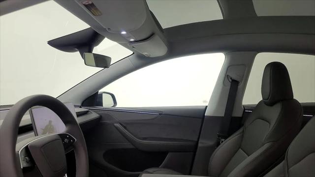 2026 Tesla Model Y Premium Rear-Wheel Drive