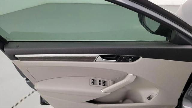 2016 Volkswagen Passat 1.8T SE