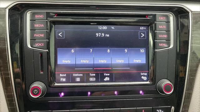 2016 Volkswagen Passat 1.8T SE